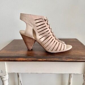 Vince Strappy Heel Size 8.5 Wedge Tan Cream Pink